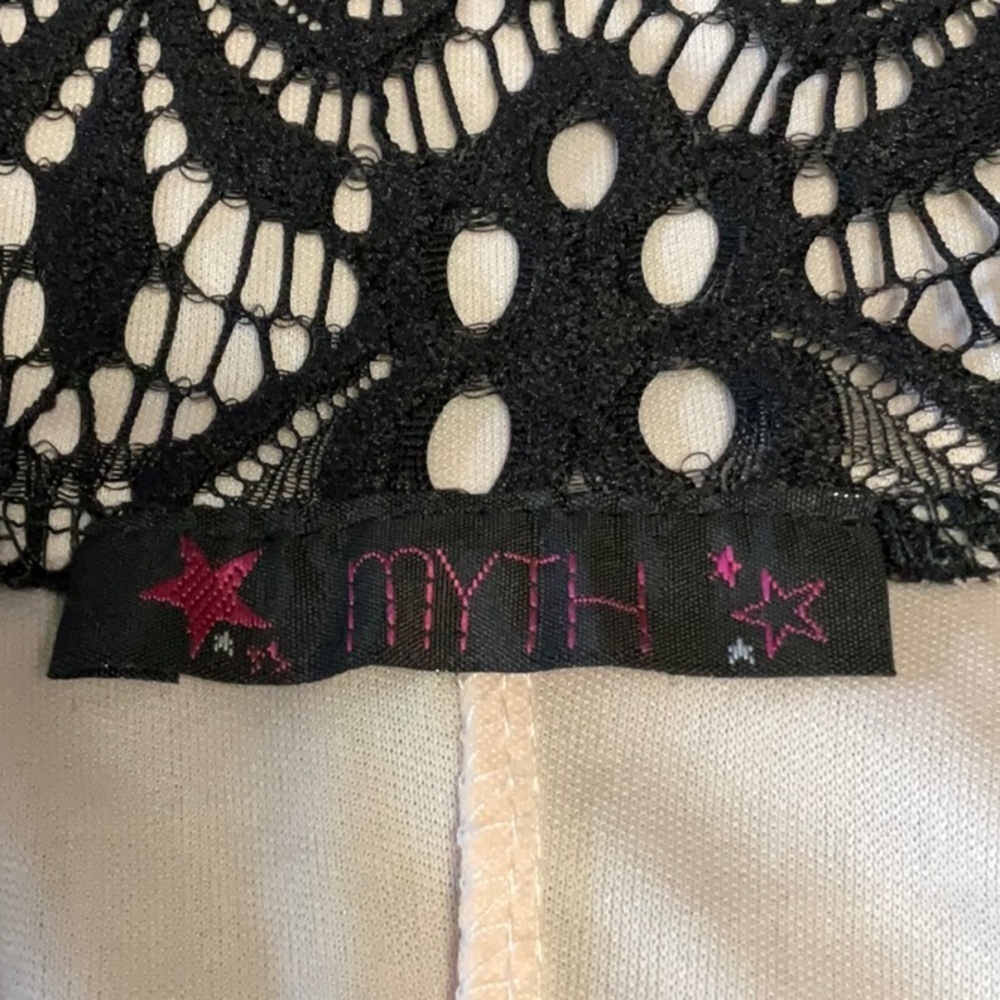 Myth - Picture 5 of 7